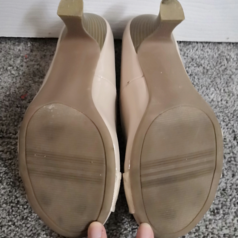 Heels - Picture 3 of 3